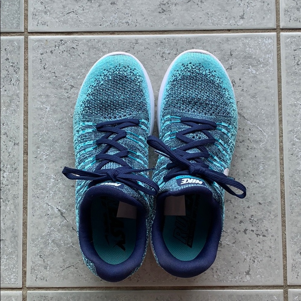 Comfortable lightweight shoes!